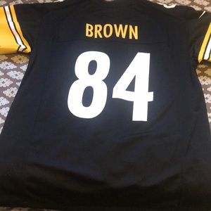This is a Antonio Brown Steelers jersey number 84